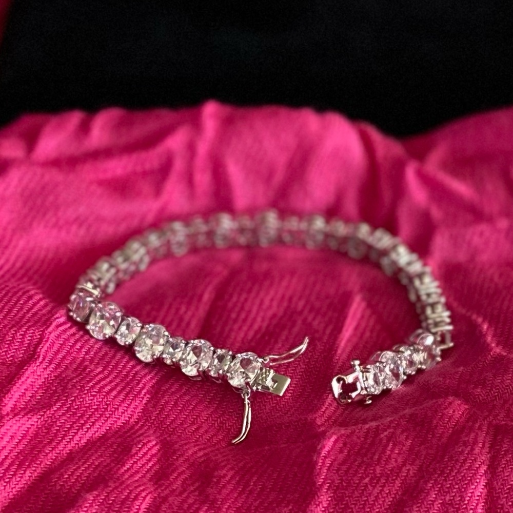 New! Bold And Beautiful Diamond Tennis Bracelet - Picture 7 of 8